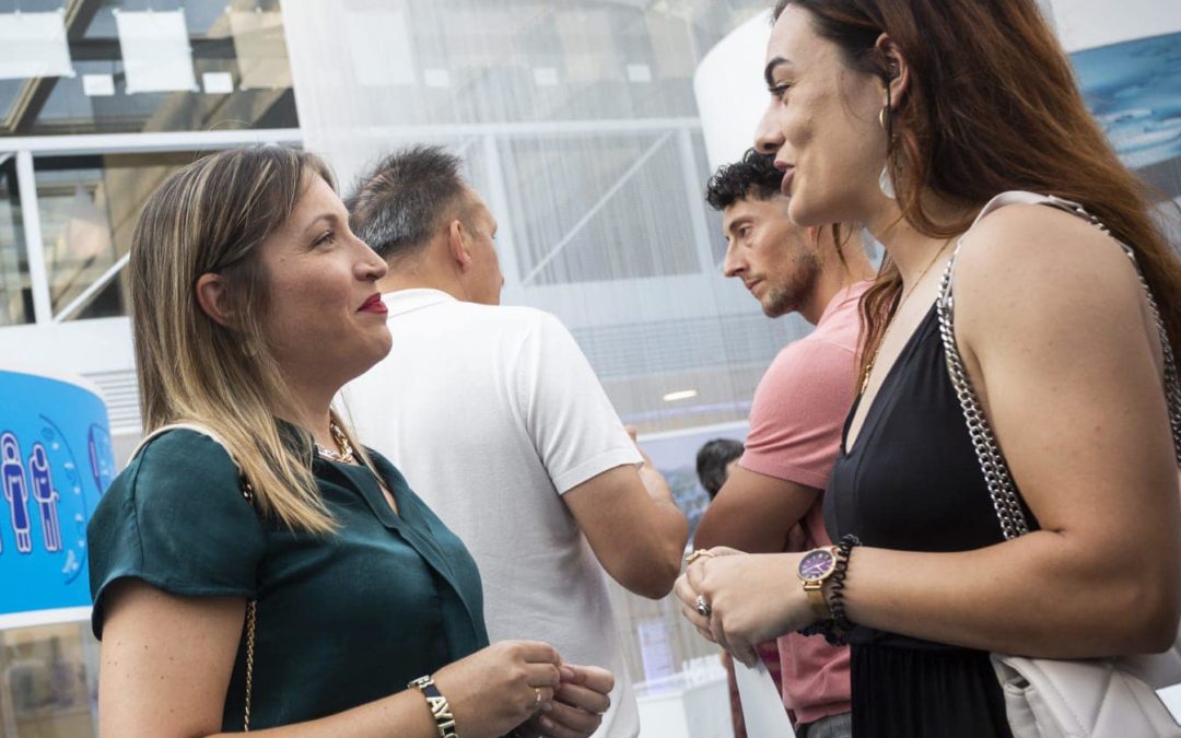 Amparo Torres junto a una ganadora del II Mejor Proyecto Científico