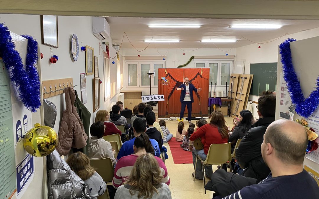 Jacinto Navarro, concejal en el Grupo Municipal Socialista, se ha acercado esta tarde al CSC del Barrio Sepulcro para disfrutar de una amplia programación cultural organizada por la asociación de vecinos y vecinas del barrio.