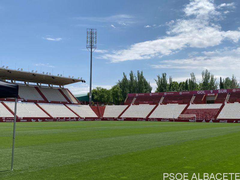 El PSOE acusa al alcalde de “estafar” a la afición del Albacete con el videomarcador del Carlos Belmonte