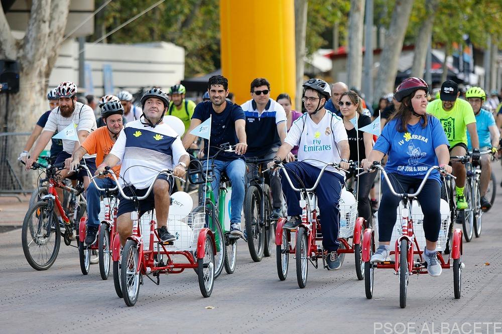 El Grupo Socialista denuncia la “hipocresía” de Manuel Serrano en materia de movilidad sostenible y critica el parón del carril-bici y de la Zona de Bajas Emisiones