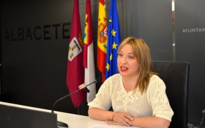 Amparo Torres: “La falta de capacidad del alcalde para gestionar provoca un gasto de 100.000 euros más al año en las zonas verdes”