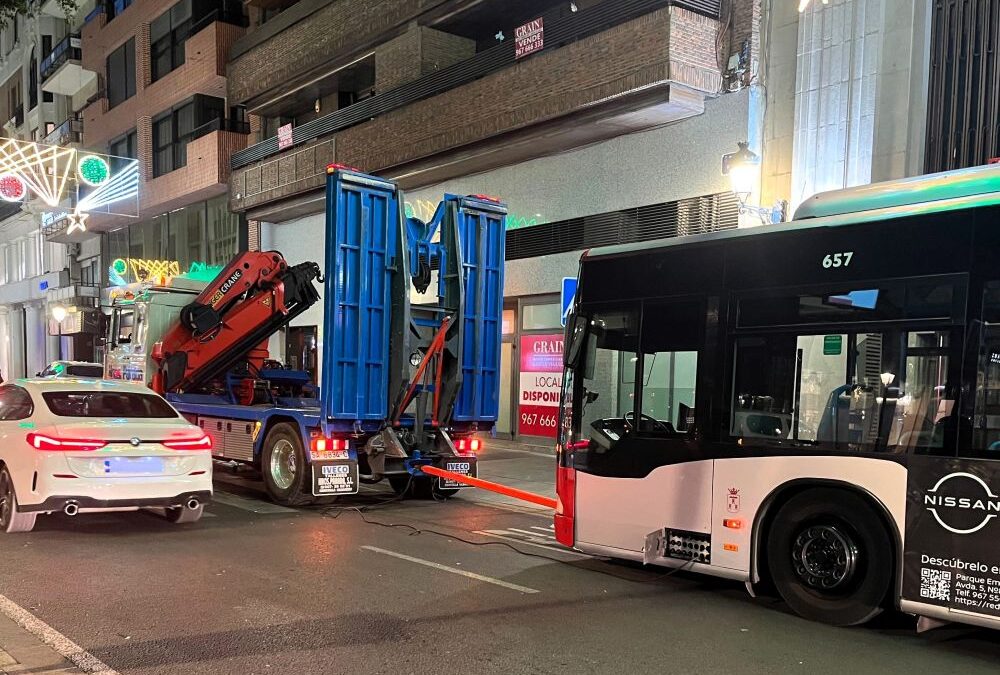 El Grupo Municipal Socialista denuncia que la pasividad del alcalde ha sumido en el caos al servicio municipal de autobuses con constantes averías en una flota desfasada