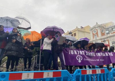 A pesar de la lluvia, las y los socialistas hemos salido a la calle para seguir reivindicando